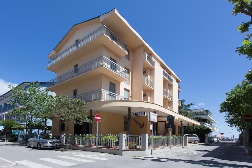 Hotel Sirena 3*